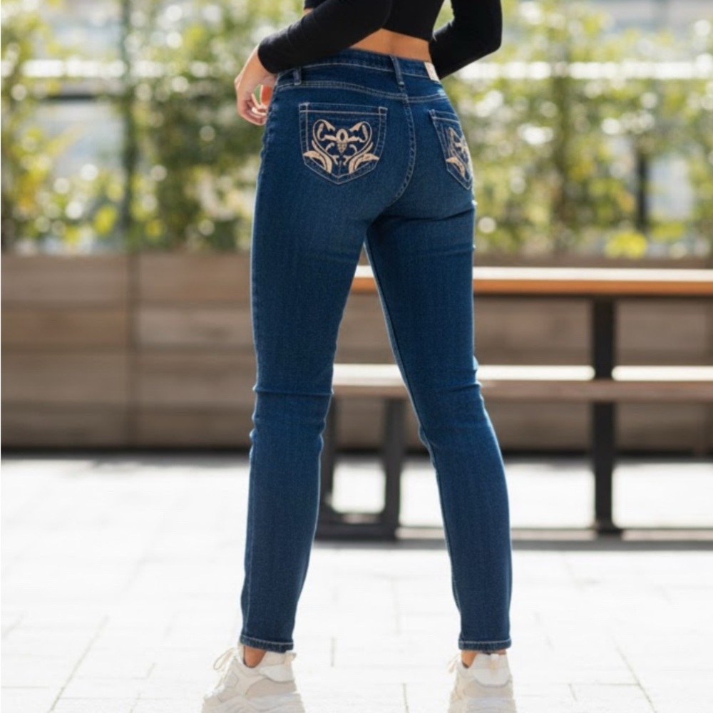 Scandal Y2K Embroidered Dark Wash Denim Jeans Stretch Size 15/16 Juniors - Picture 4 of 8